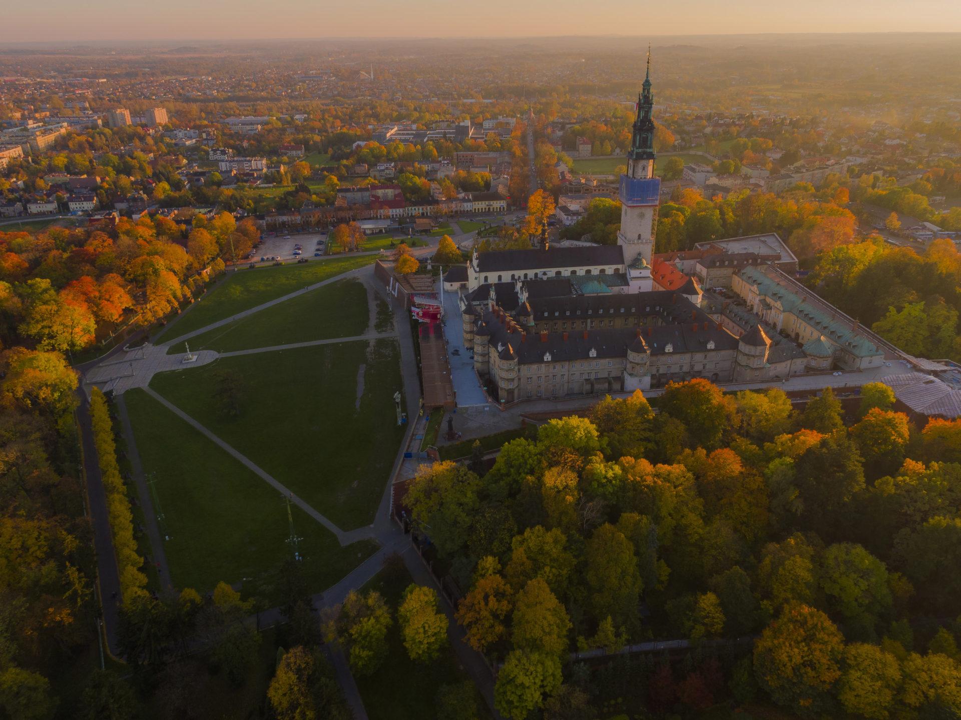 Jasna Góra – zespół klasztoru oo. Paulinów i Sanktuarium Matki Bożej Częstochowskiej