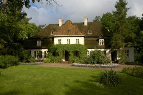 elewacja frontowa dworu