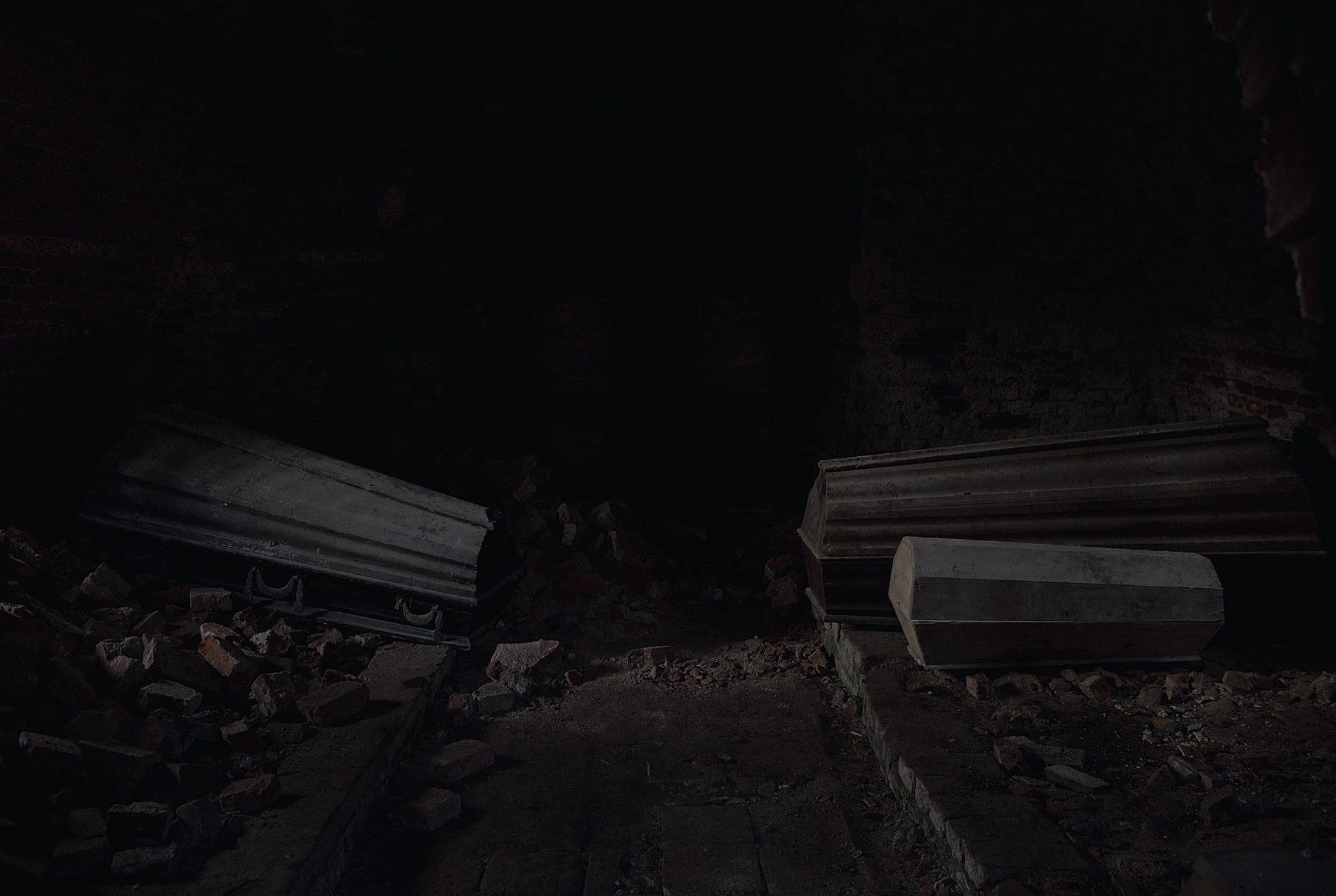 grobowiec “Zamknięte” / Tomasz Gotfryd