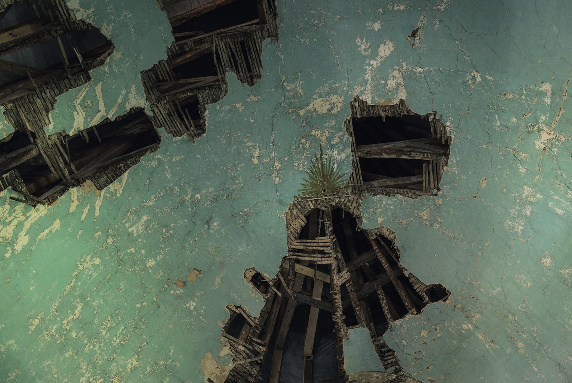 Oko_Opatrznosci “Zamknięte” / Tomasz Gotfryd