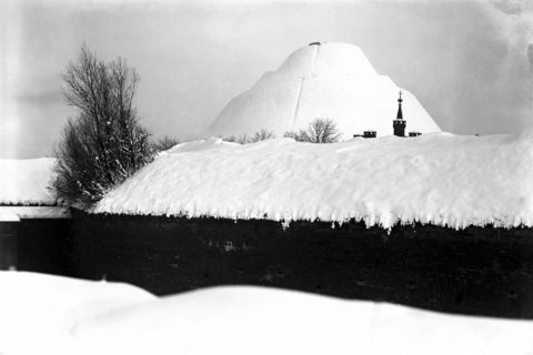 Kopiec Kościuszki w Krakowie zimą.
