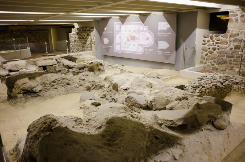 Bazylika prymasowska Wniebowzięcia Najświetszej Maryi Panny w Gnieźnie. Podziemia Katedry.