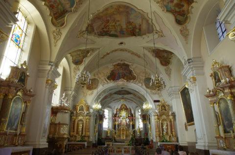 Ołtarz w Bazylice Mniejszej na Górze Świętej Anny.