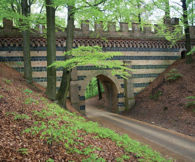 Łęknica – Park Mużakowski – park w stylu krajobrazowym
