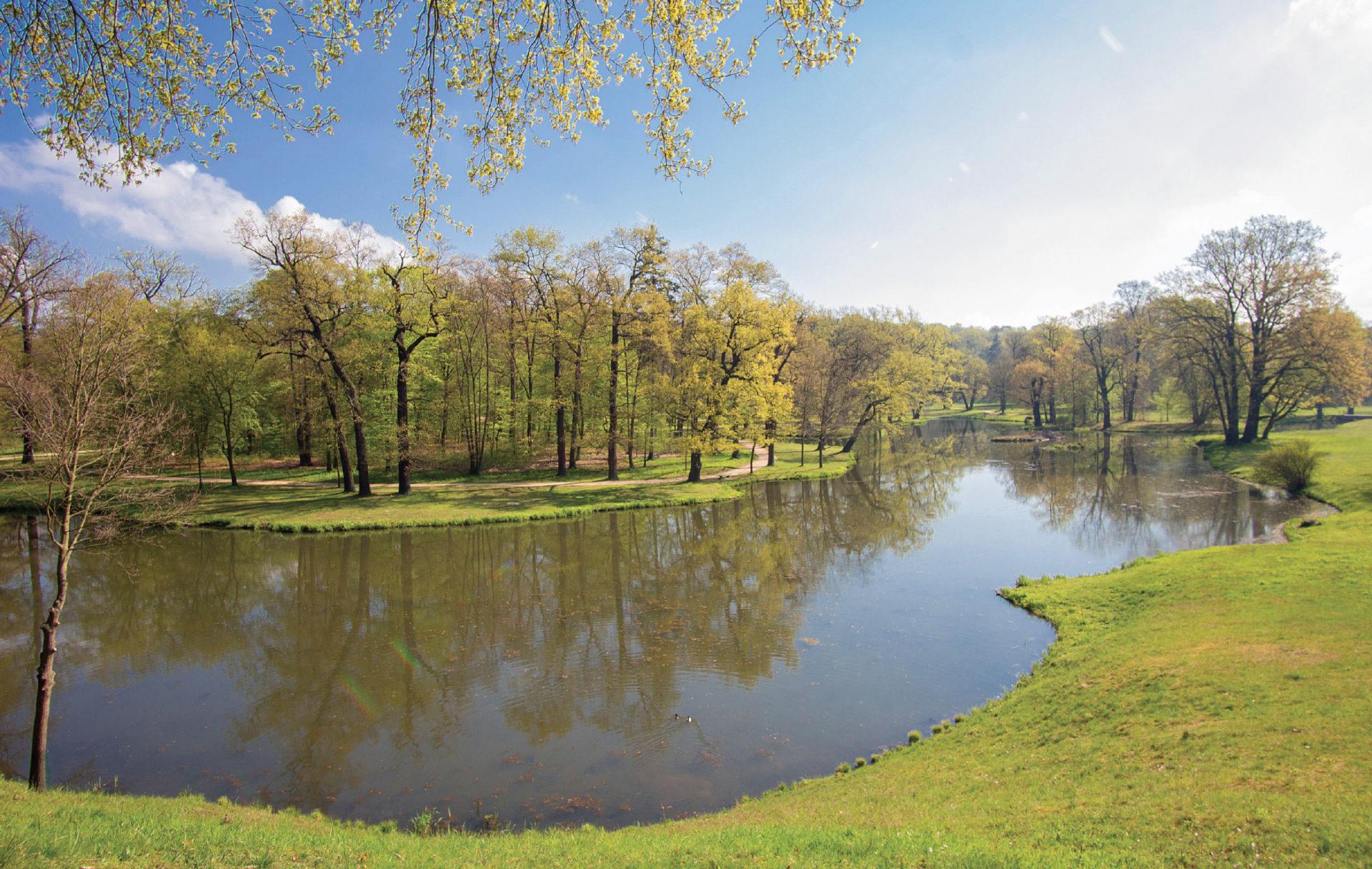 Łęknica – Park Mużakowski – park w stylu krajobrazowym