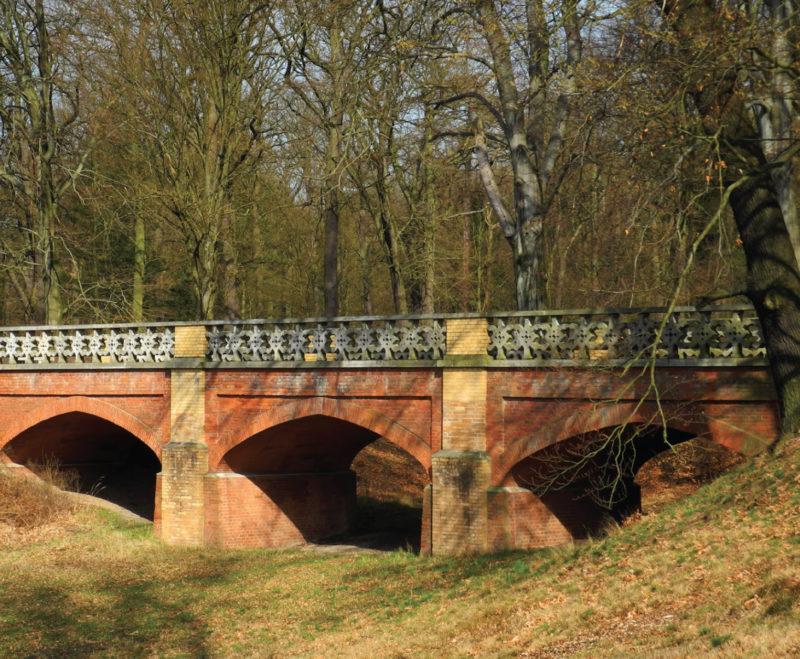 Łęknica – Park Mużakowski – park w stylu krajobrazowym
