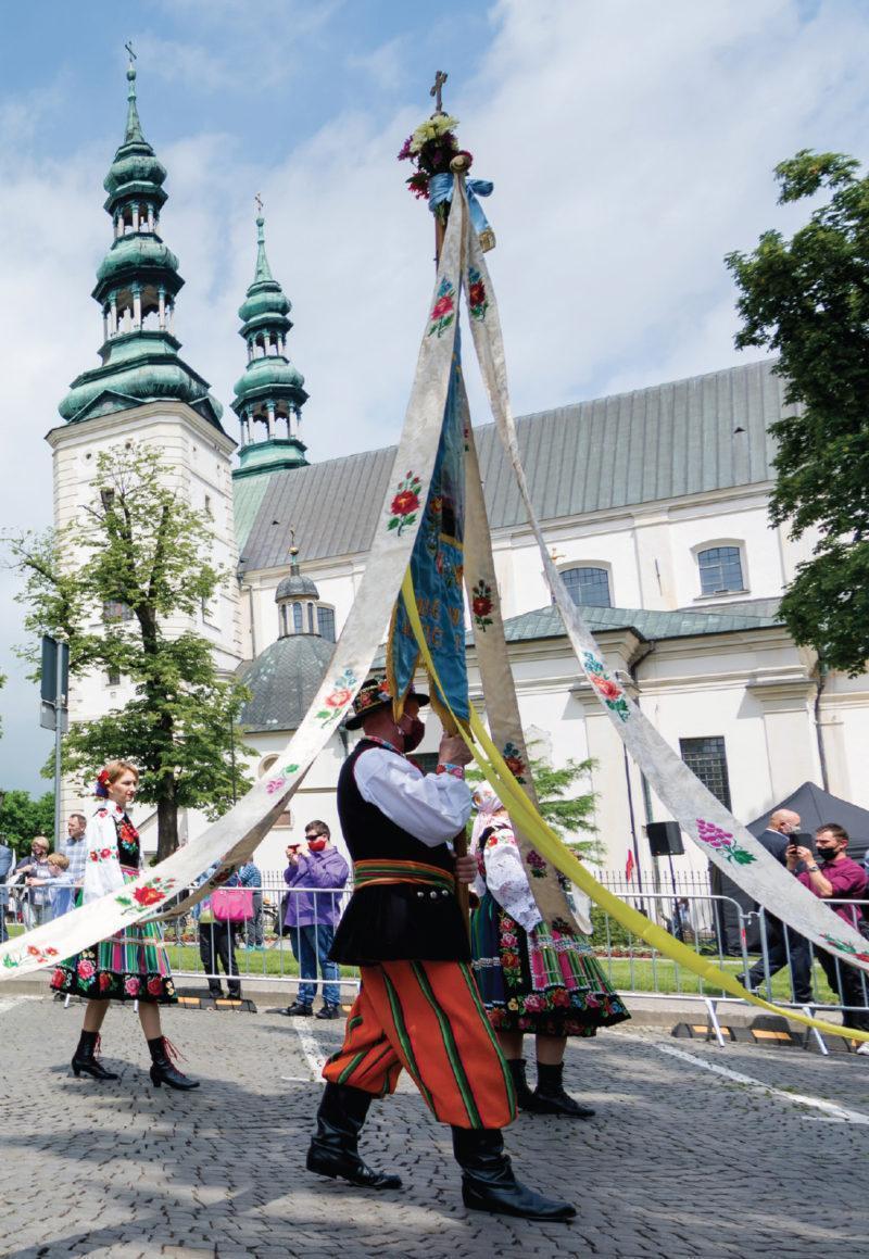 Łowicz – bazylika katedralna (dawna kolegiata prymasowska) pw. Wniebowzięcia NMP