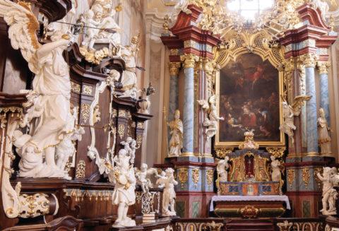 Lubiń - zespół opactwa benedyktynów. Ołtarz dedykowany Najświętszej Maryi Pannie.
