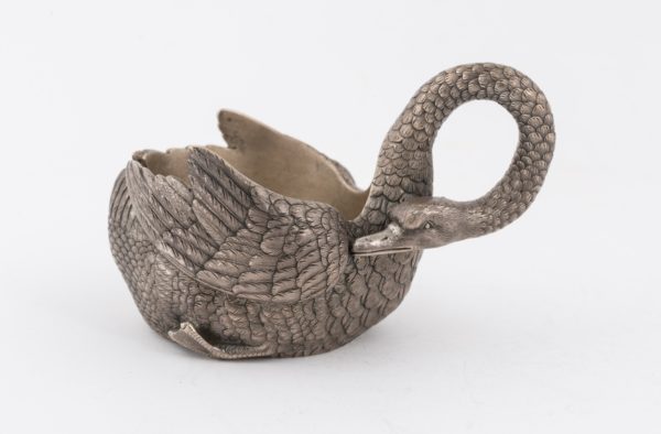 koszyczek w kształcie łabedzia