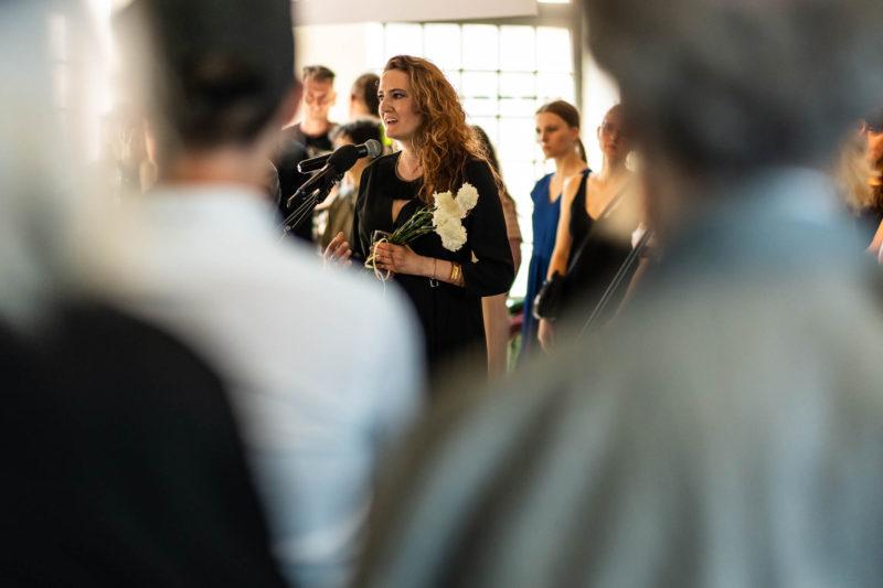 HAWA Centralne Muzeum Włókiennictwa w Łodzi, wystawa czasowa „Tak pracuje tkanina”. Wystawa jest częścią projektu Struktury przeplatania: tkanina jako materiał, metoda, nośnik realizowanego przez Centralne Muzeum Włókiennictwa w Łodzi, Wydział Sztuk Pięknych, Muzyki i Designu Uniwersytetu w Bergen w Norwegii oraz Szkołę Doktorską Akademii Sztuk Pięknych w Krakowie.