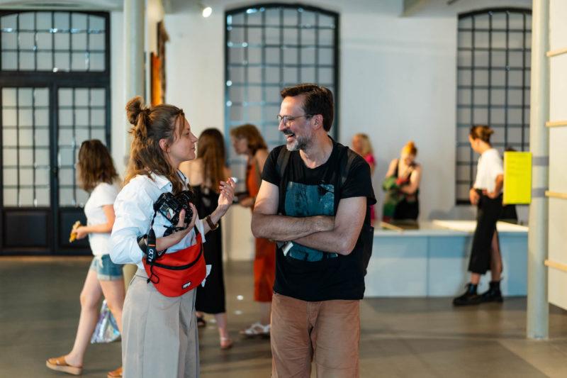 HAWA Centralne Muzeum Włókiennictwa w Łodzi, wystawa czasowa „Tak pracuje tkanina”. Wystawa jest częścią projektu Struktury przeplatania: tkanina jako materiał, metoda, nośnik realizowanego przez Centralne Muzeum Włókiennictwa w Łodzi, Wydział Sztuk Pięknych, Muzyki i Designu Uniwersytetu w Bergen w Norwegii oraz Szkołę Doktorską Akademii Sztuk Pięknych w Krakowie.