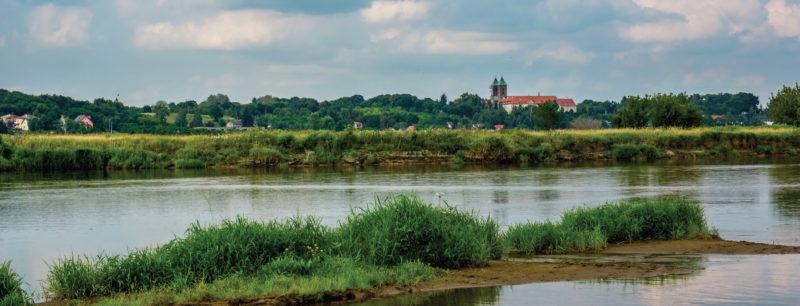Widok na klasztor znad Wisły