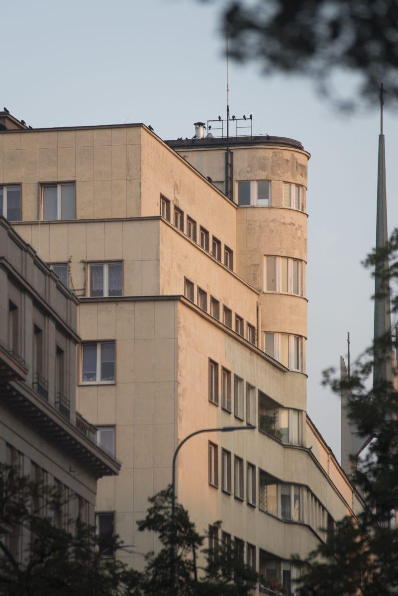 Okręty z cegły i cementu na lądzie