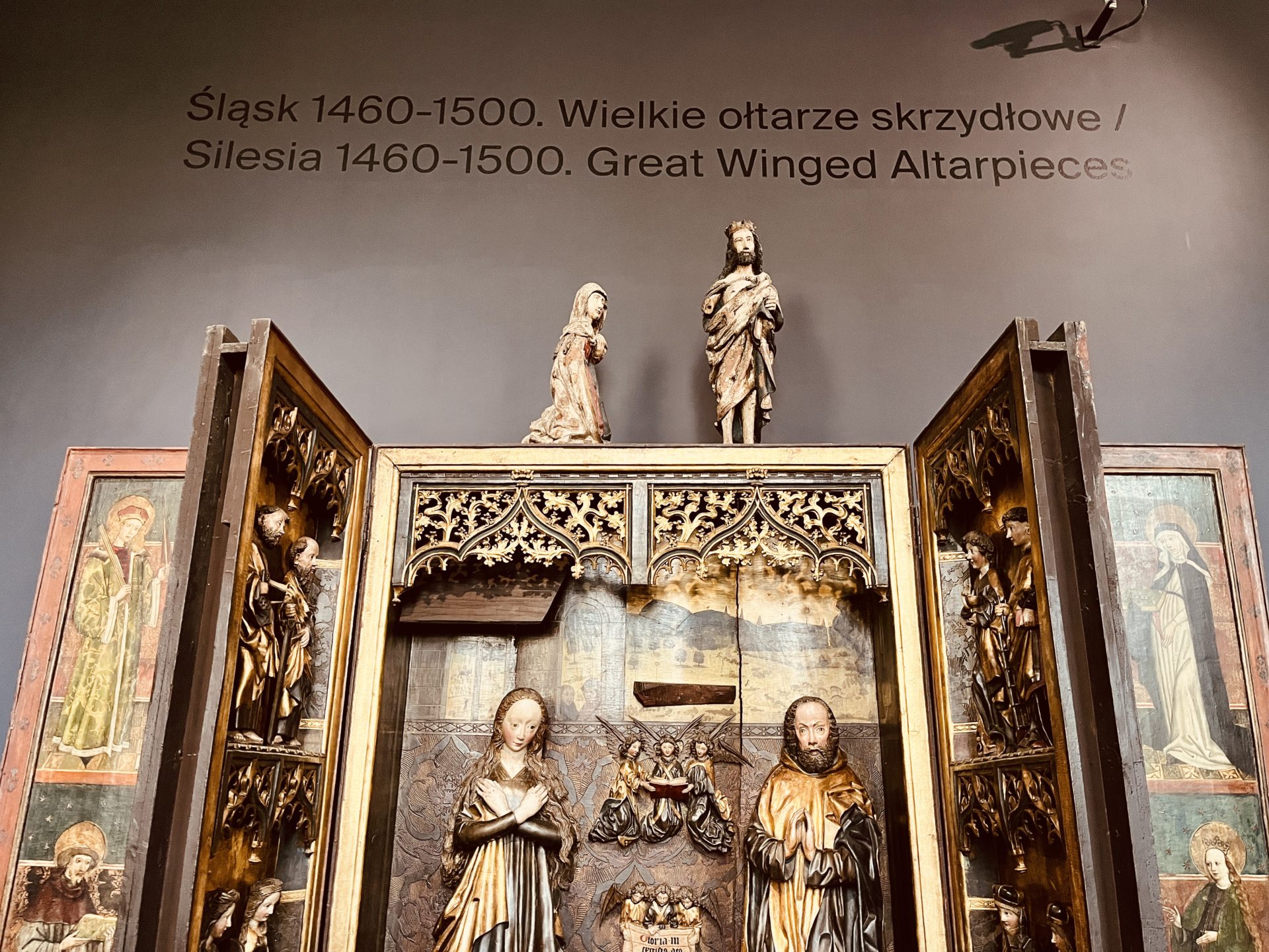 Śląska sztuka sakralna eksponowana w świeckich muzeach.