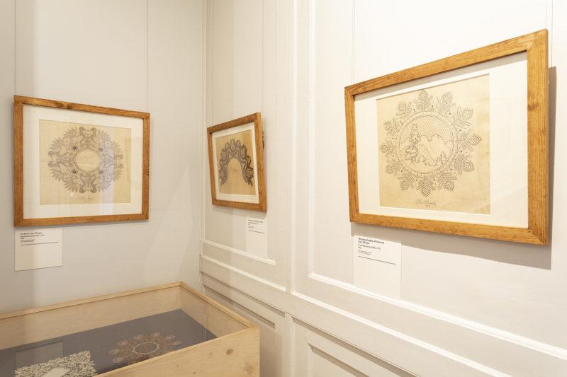 Dokumentacja wystawy „Young Poland: An Arts and Crafts Movement, 1890-1918” w William Morris Gallery.