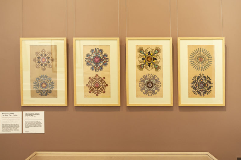 Dokumentacja wystawy „Young Poland: An Arts and Crafts Movement, 1890-1918” w William Morris Gallery.