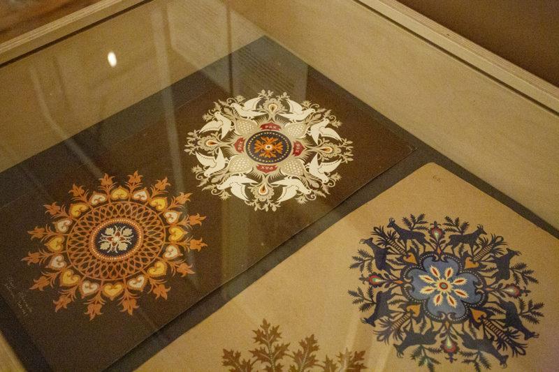 Dokumentacja wystawy „Young Poland: An Arts and Crafts Movement, 1890-1918” w William Morris Gallery.