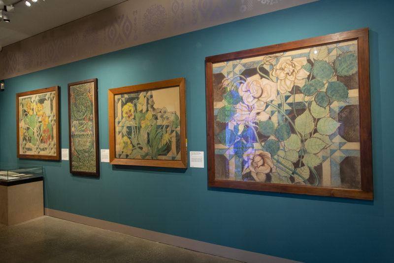 Dokumentacja wystawy „Young Poland: An Arts and Crafts Movement, 1890-1918” w William Morris Gallery.