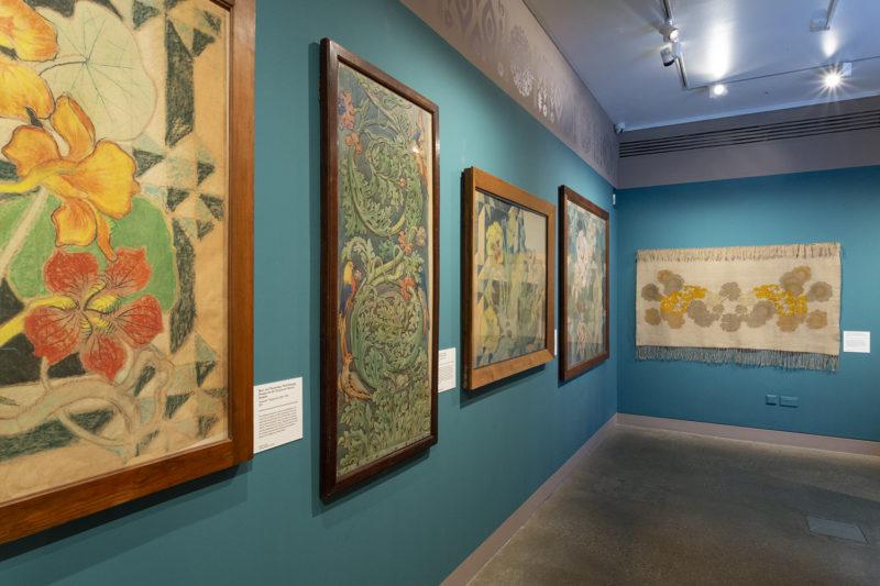 Dokumentacja wystawy „Young Poland: An Arts and Crafts Movement, 1890-1918” w William Morris Gallery.