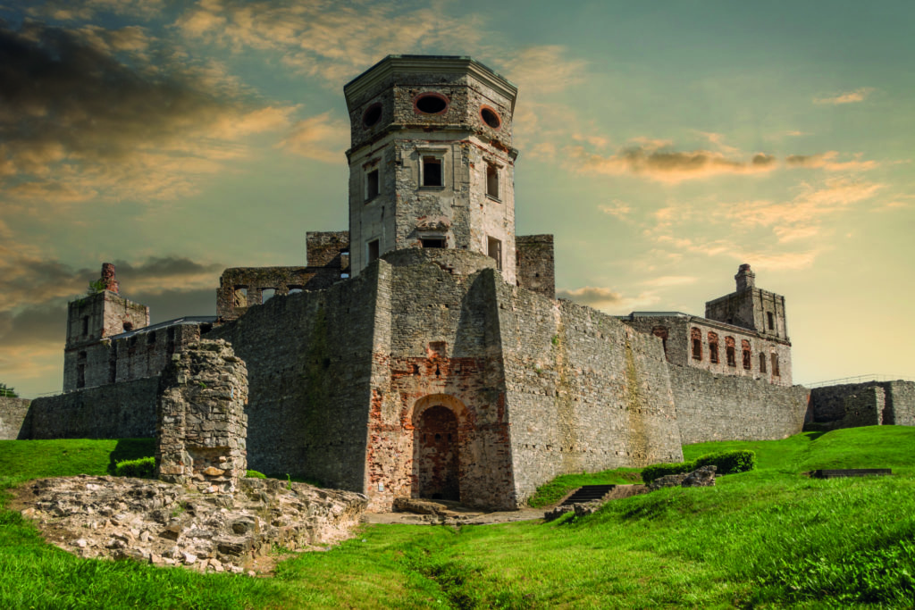 Krzyżtopór w całej
swojej okazałości.
Zamek – rarytas
na skalę europejską
– jest otwarty dla
turystów.
