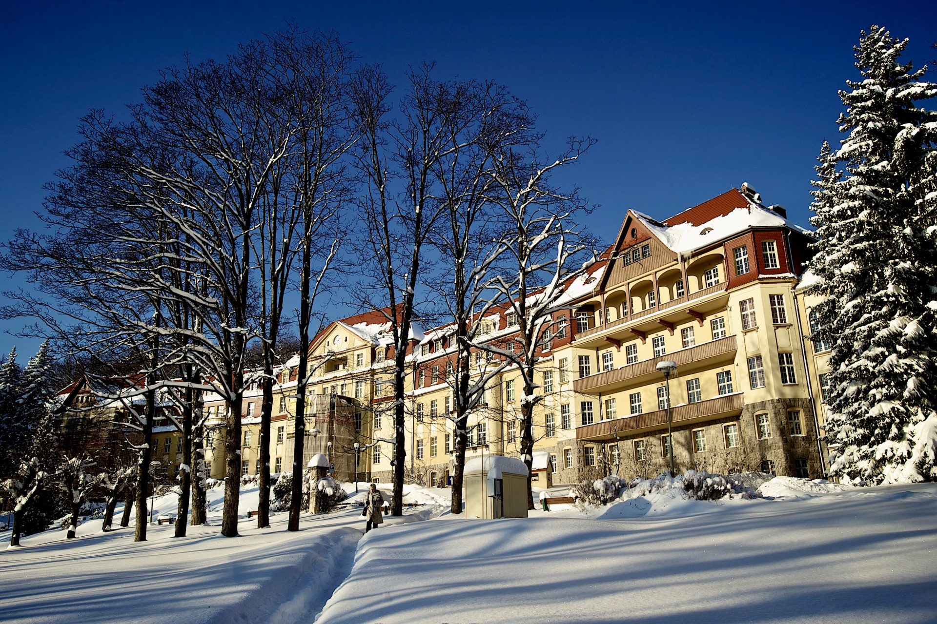 12.2010 Kowary Szpital ” Bukowiec” EMCfot Milosz Poloch Szpitale mogą być piękne