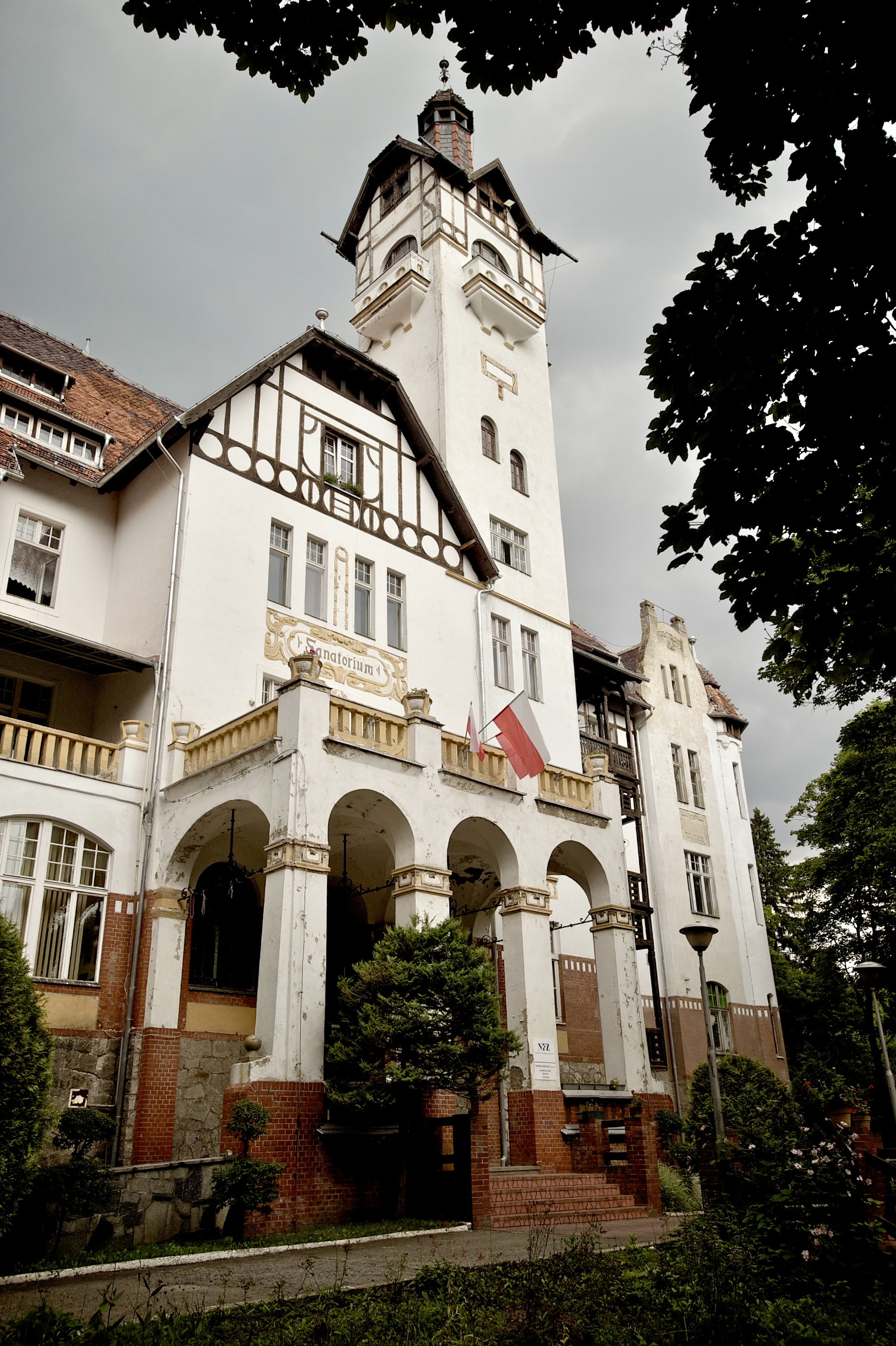 7. Szpital ościszów Szpitale mogą być piękne