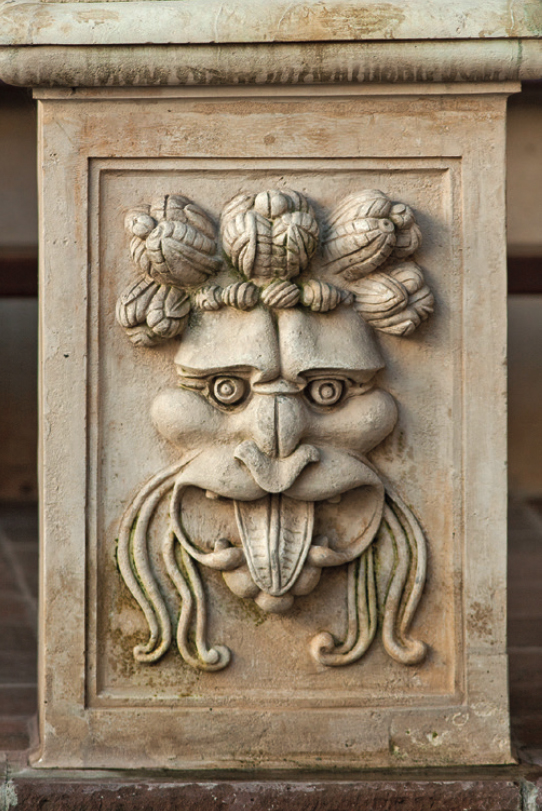 Detale: mała rzecz, a uczy. Zamek w Baranowie Sandomierskim