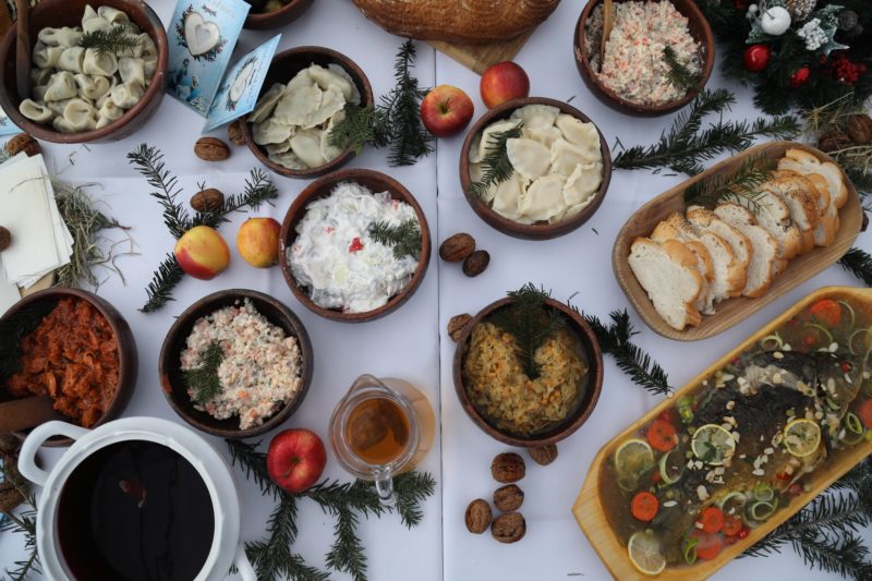 25. Wigilia dla potrzebuj?cych w Krakowie Kutia i kebab