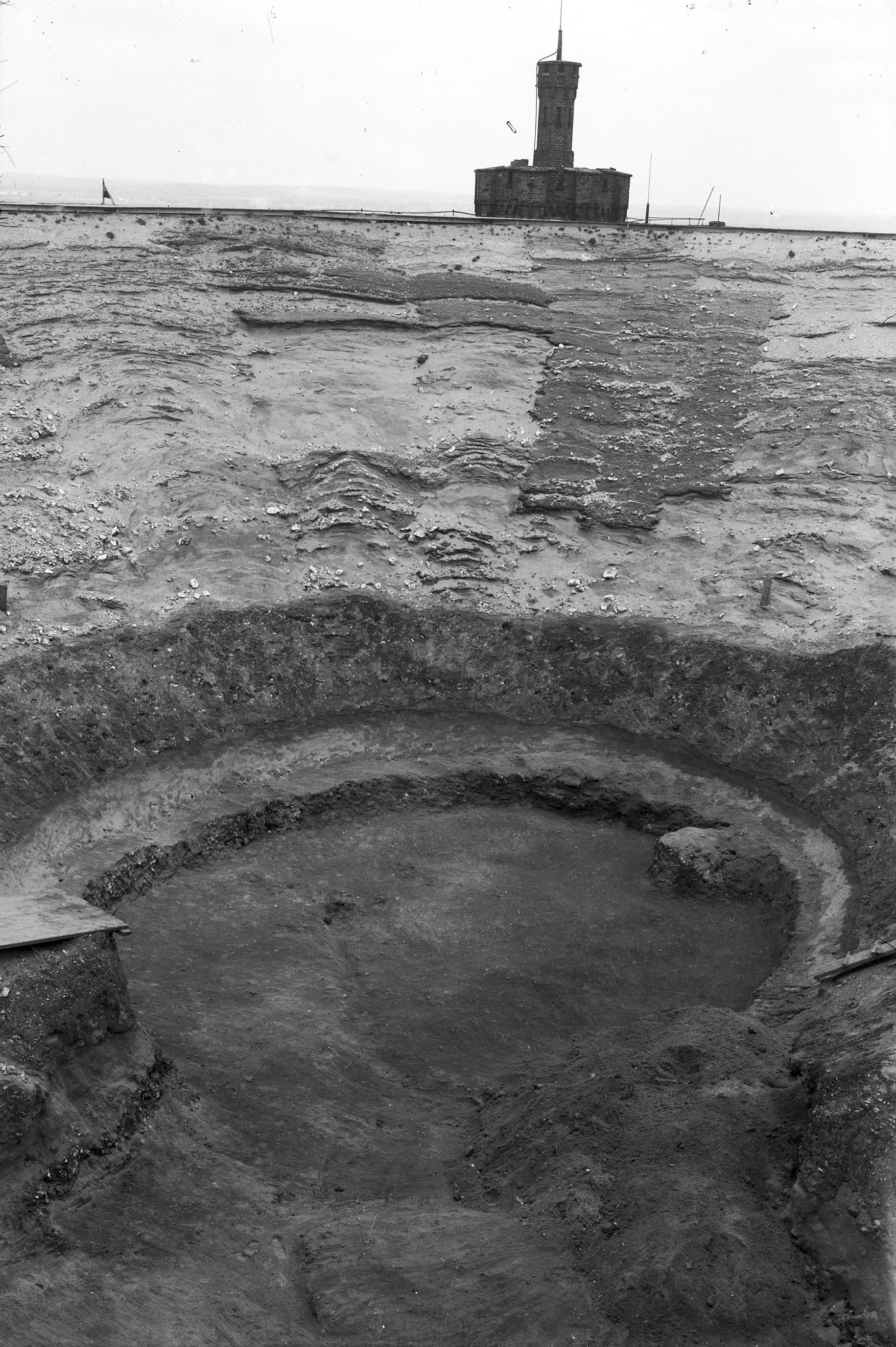 PIC_1-N-1030-1 Kopiec Krakusa, historia niespełniona