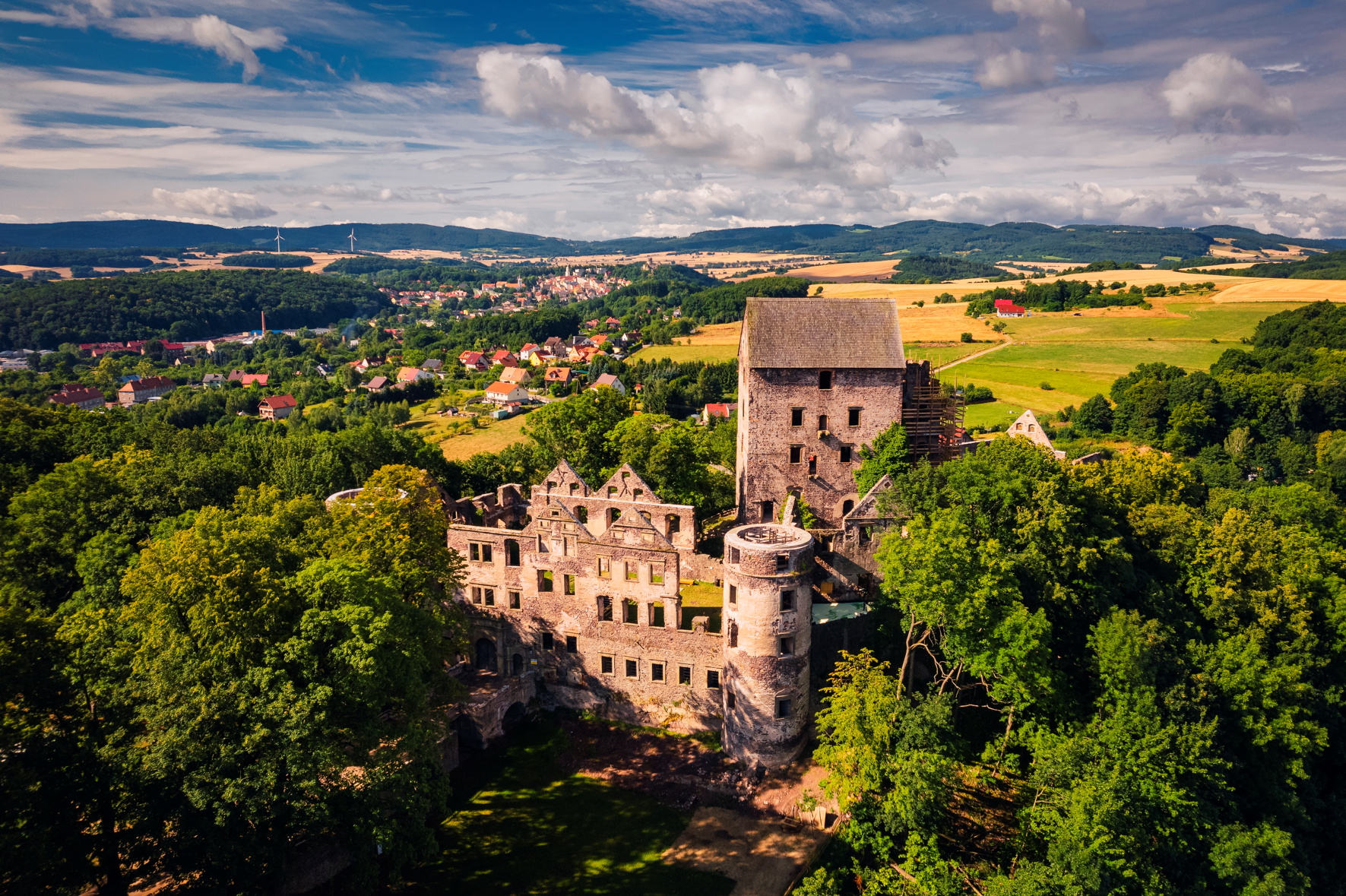Aerial,View,Of,Swiny,Castle,In,Lower,Silesia-,Captured,In Perły przed Świny