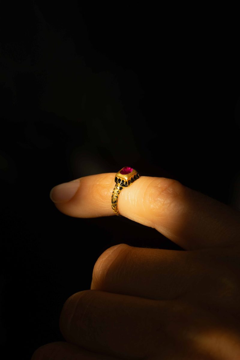 8b.Ruby_ring_PSF2251 Opowieść o przekraczaniu granicy śmierci