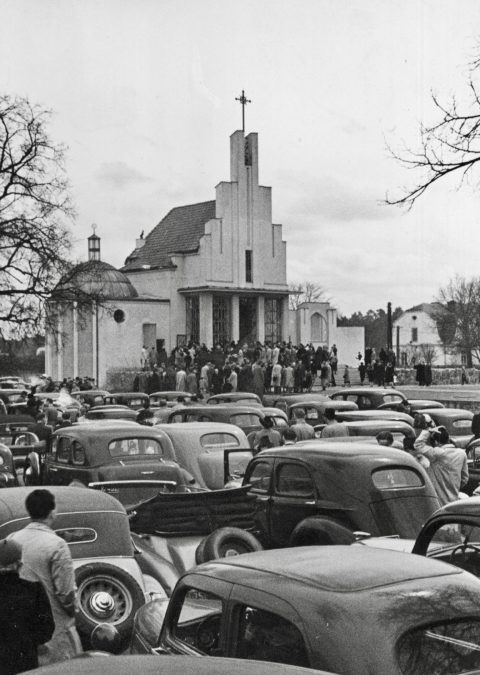 Otwarcie sezonu samochodowego w Podkowie Leśnej, 1939 r. Podkowa Leśna, czyli świat