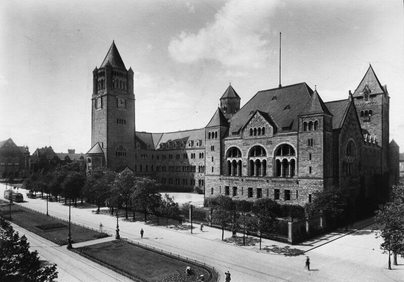 Pokoje dla Hitlera – powaga i swojskość