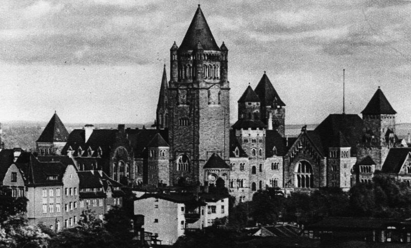 Pokoje dla Hitlera – powaga i swojskość