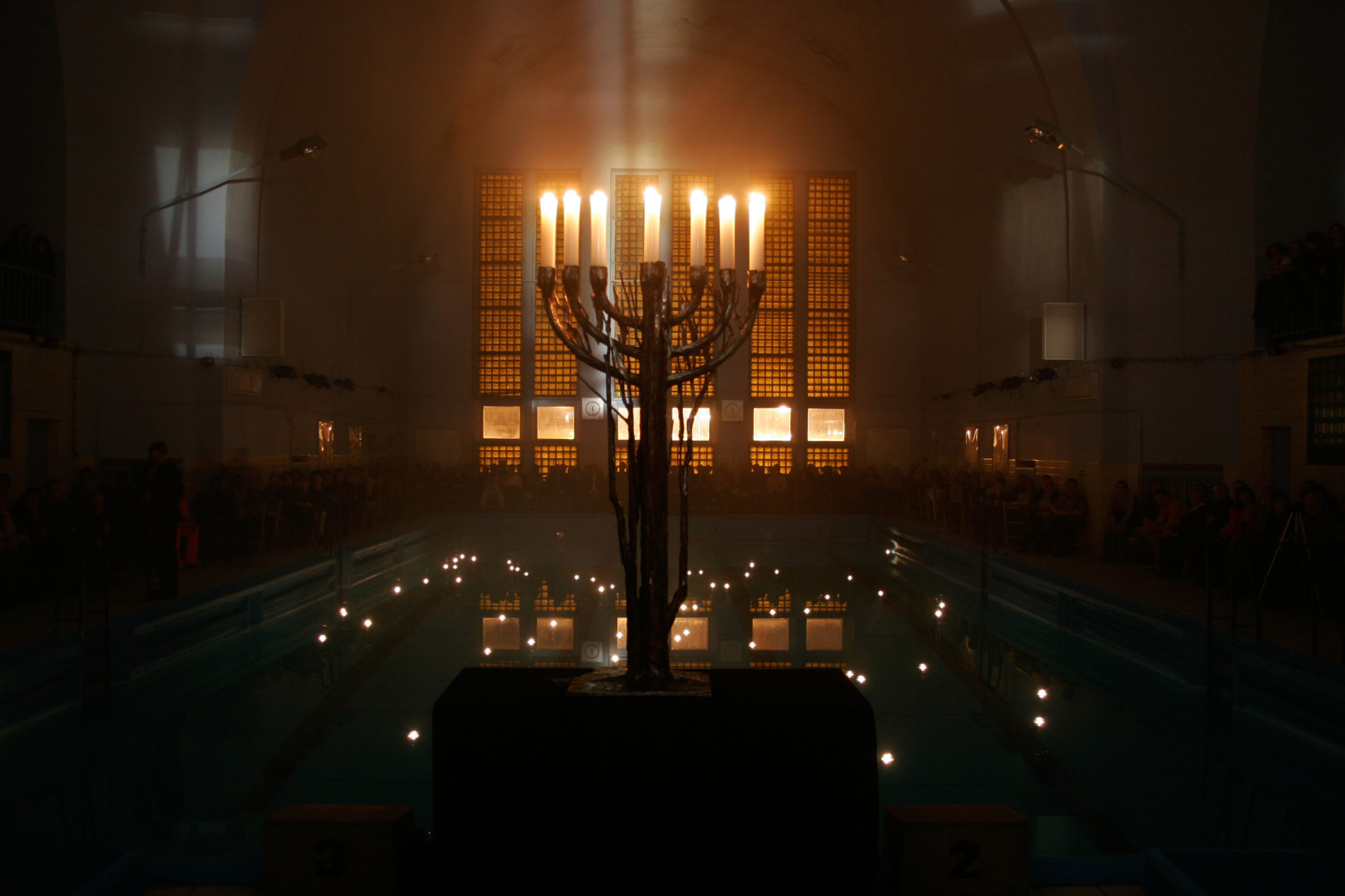 Samotna synagoga