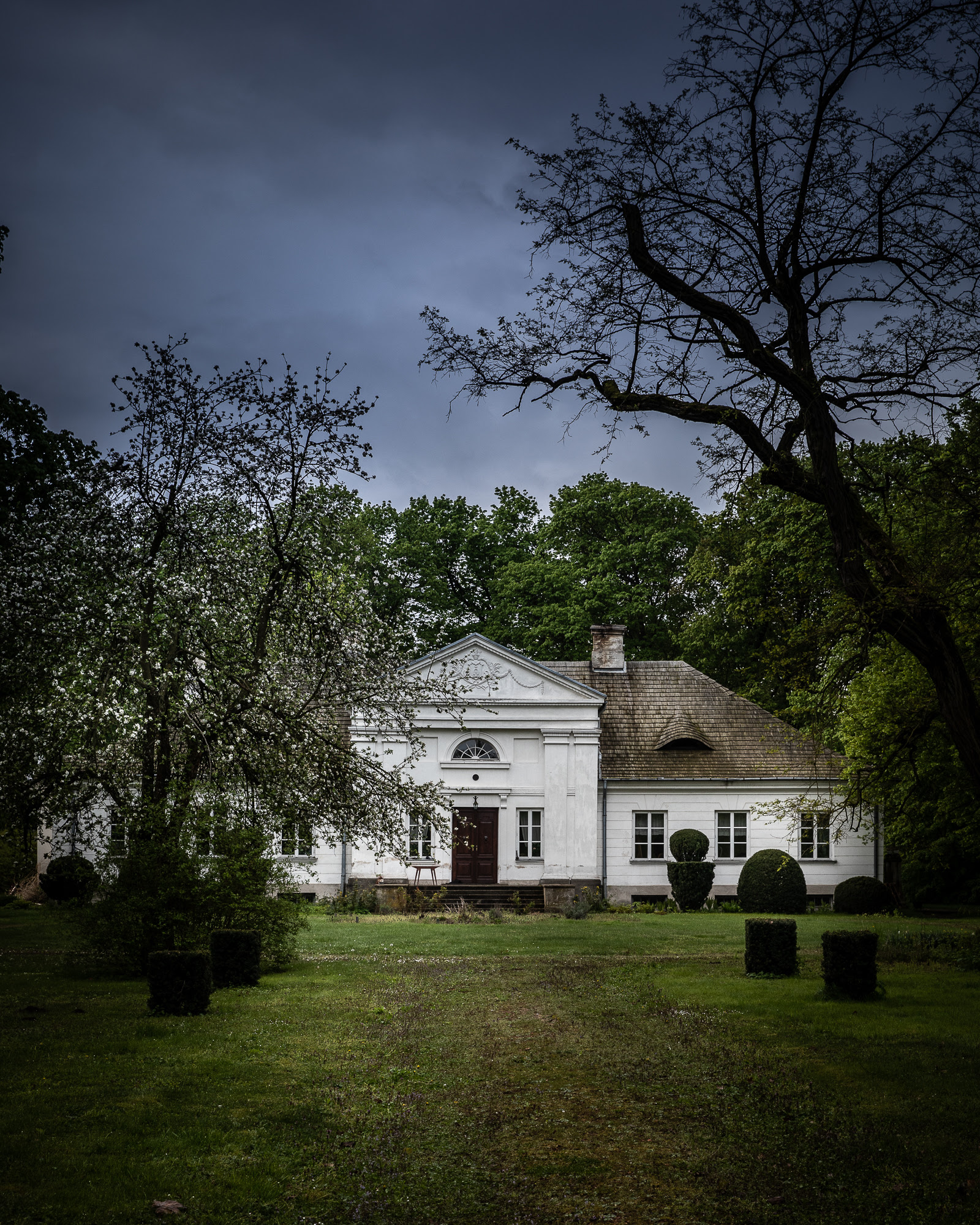 Dwór w Tułowicach Ziemiaństwu władza mówi stop. Tułowice