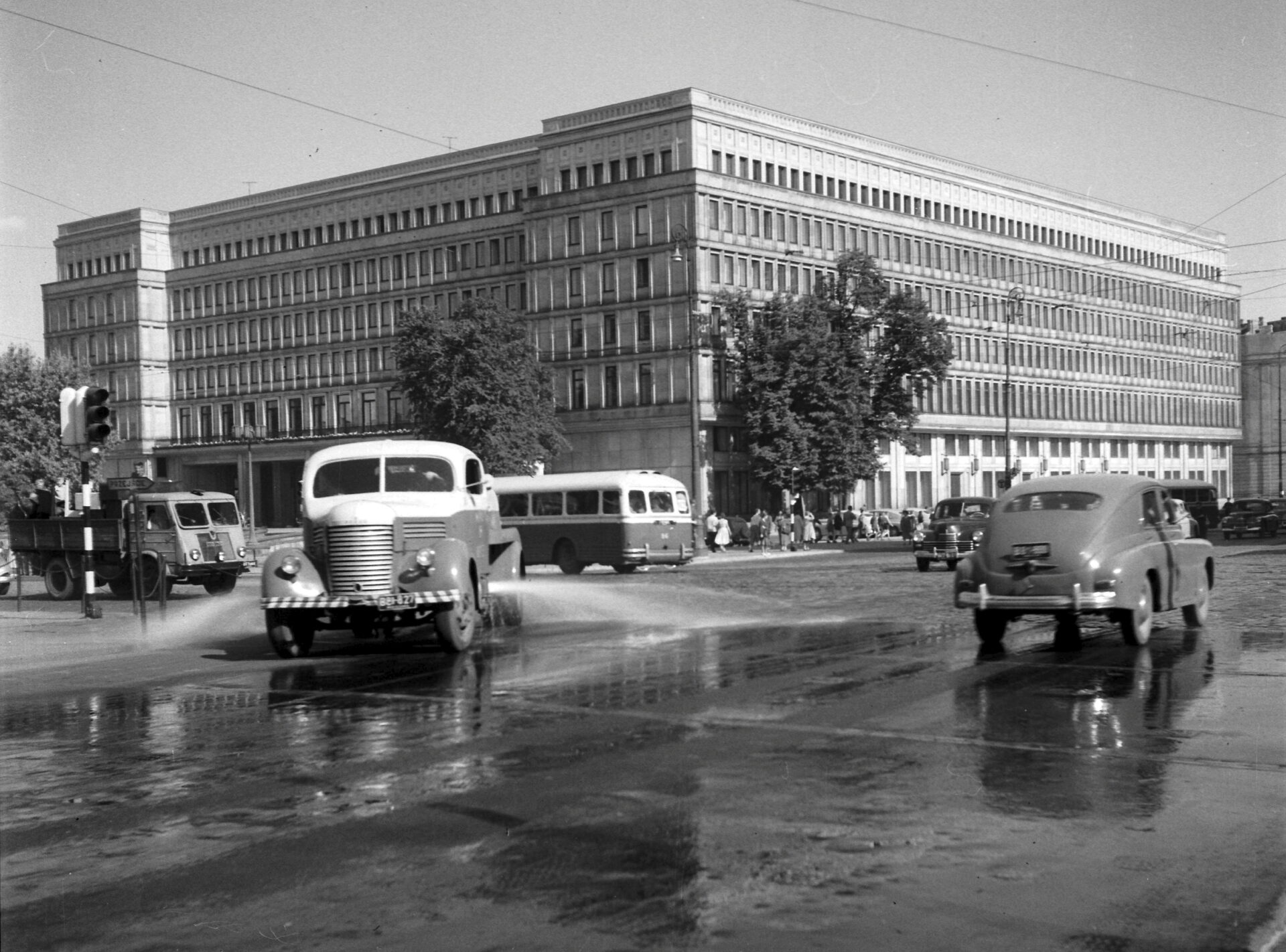 Detale: mała rzecz, a uczy. Dom Partii