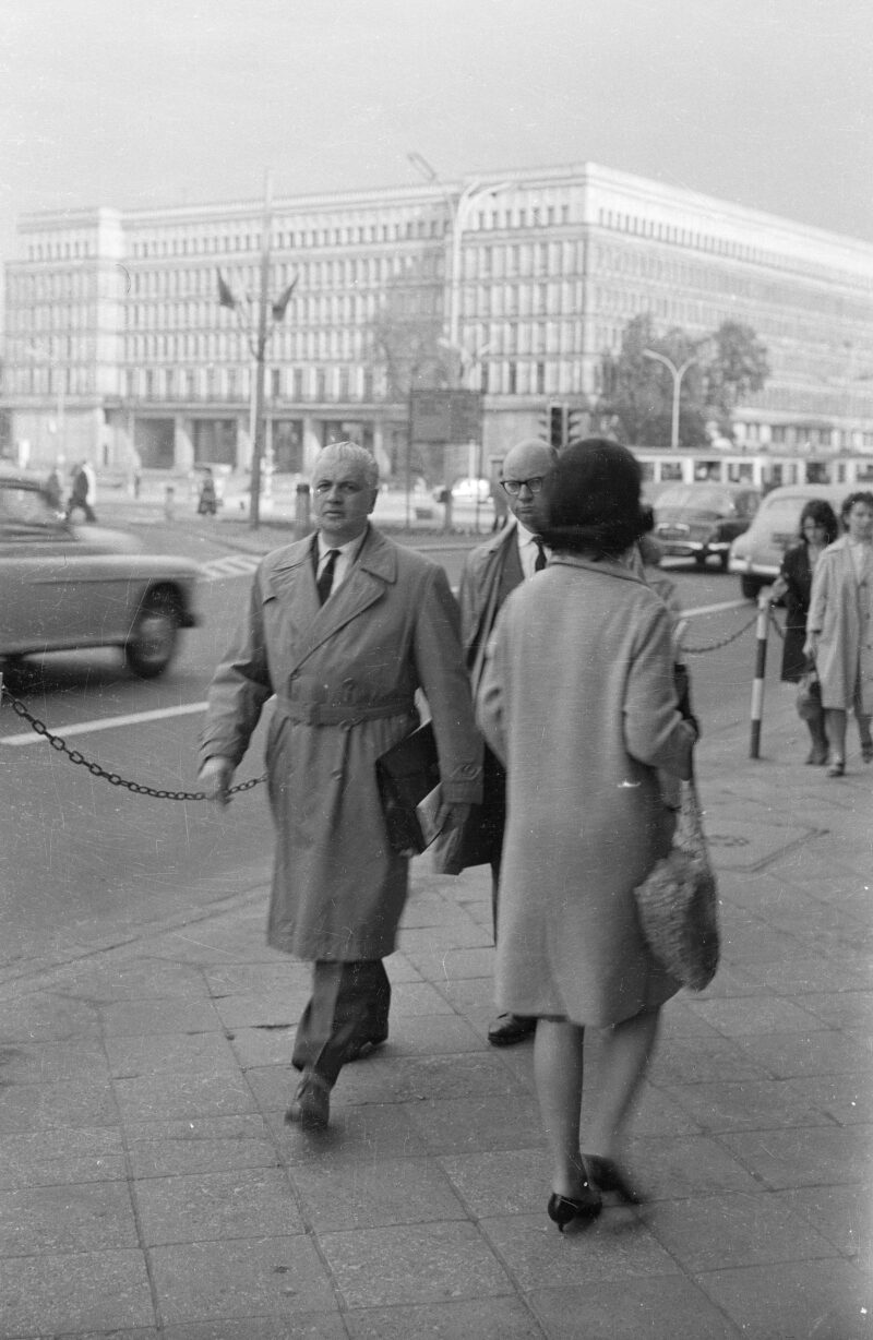 Detale: mała rzecz, a uczy. Dom Partii