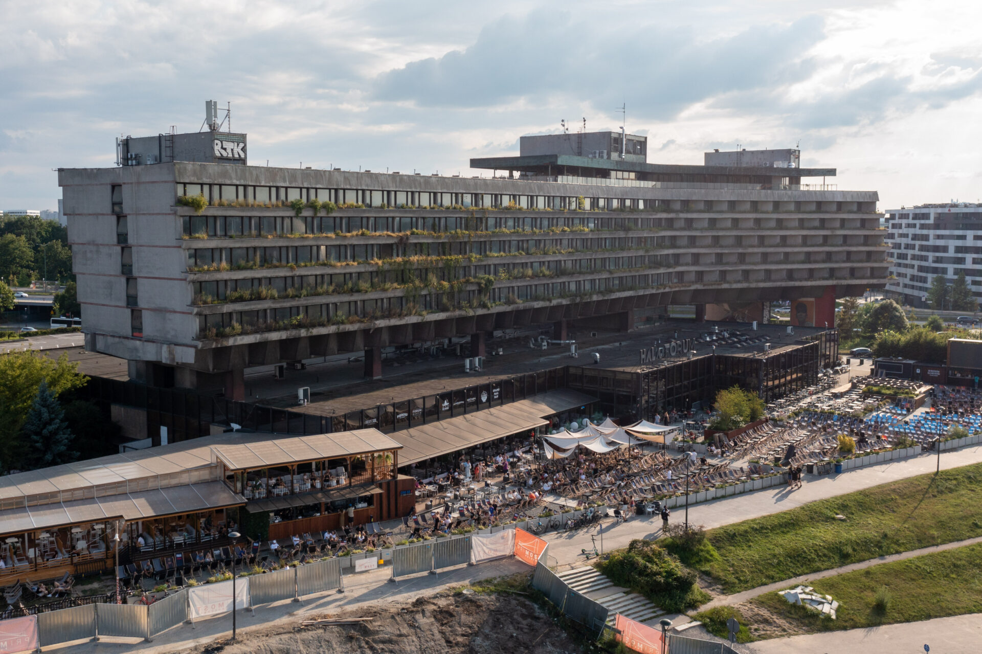 KRAKOW Z DRONA Kraków na cmentarzu mitów