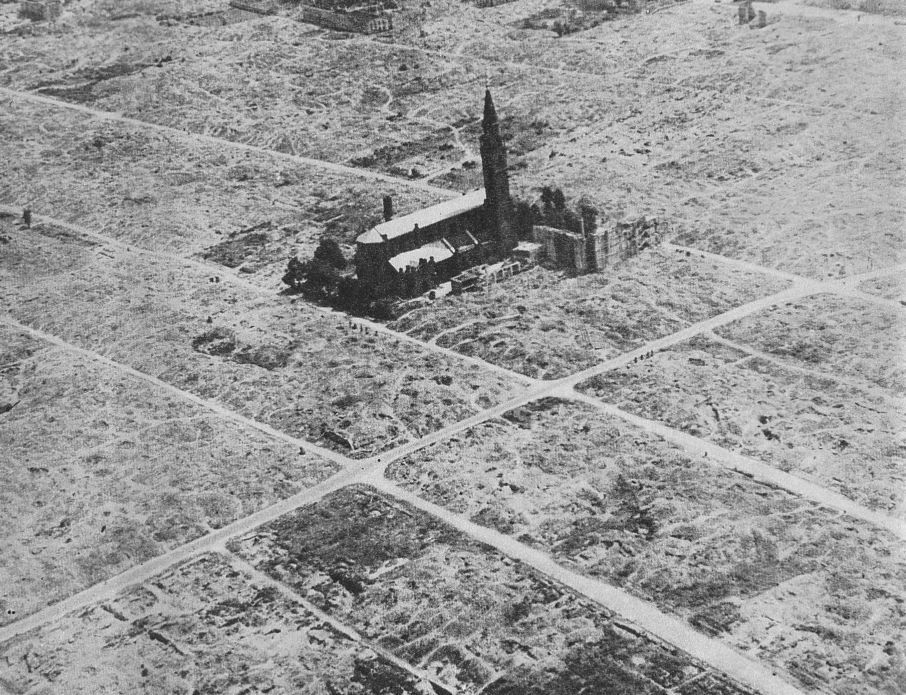 Warsaw_Ghetto_after_the_war_and_St_Augustine_Church „Boże, gdzie jest Gęsia?”