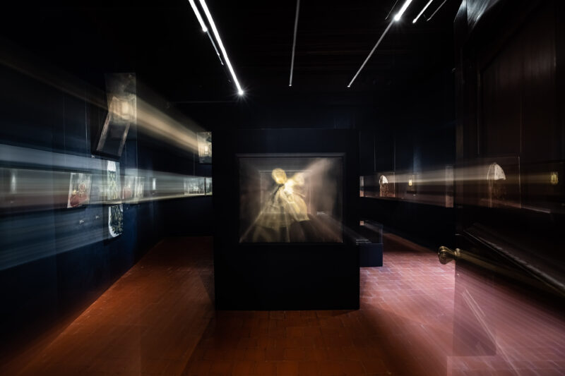 Powolne ciemnienie malowideł