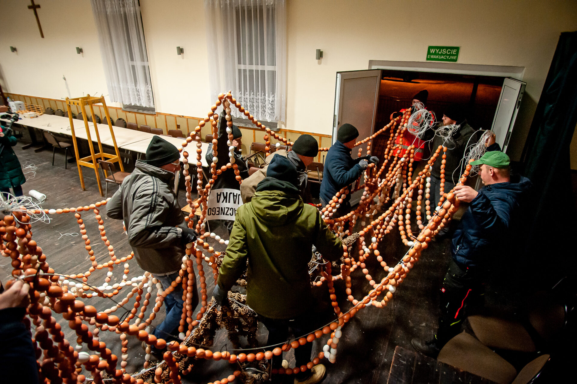 Dwunastu wspaniałych i brama z wydmuszek