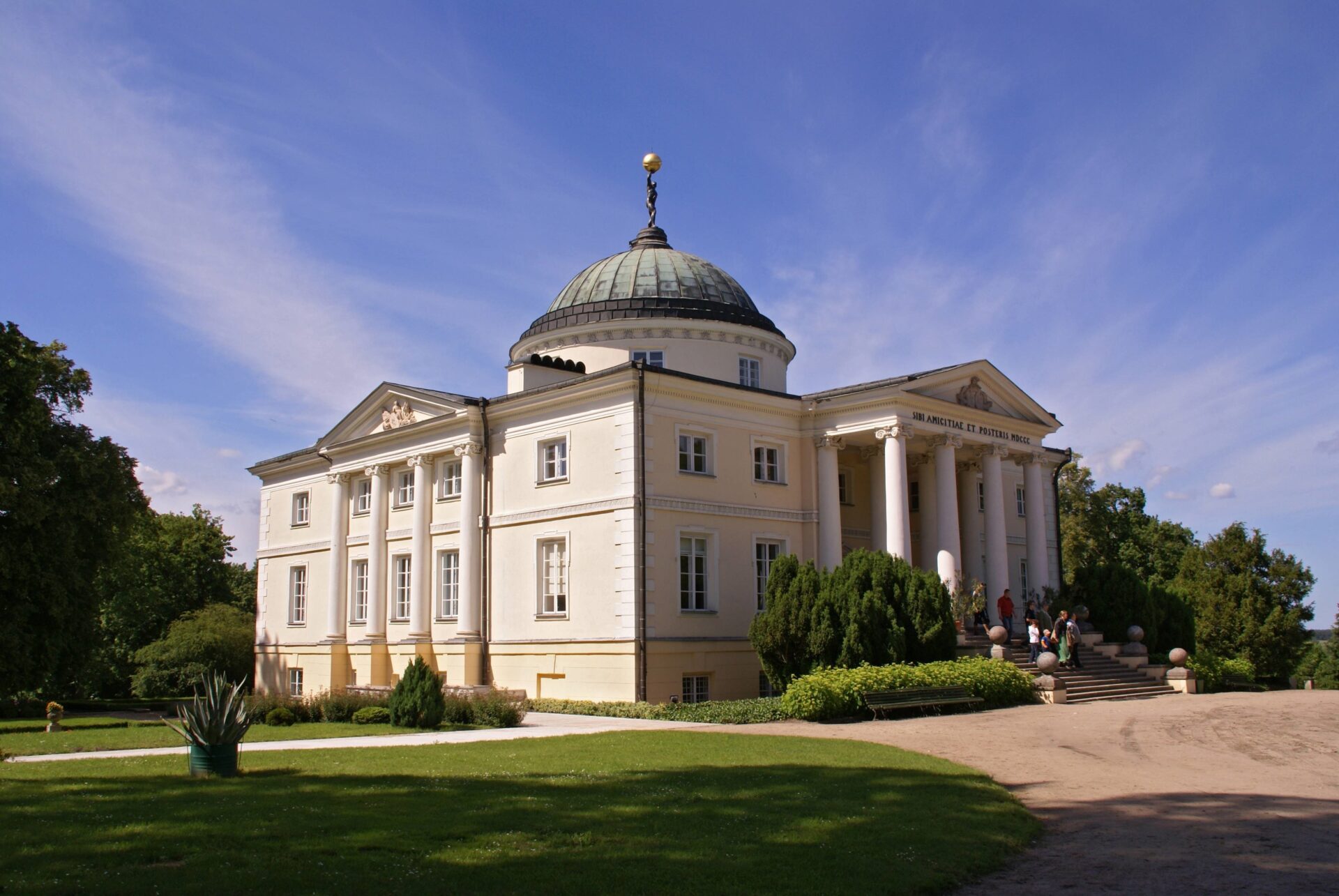 Lubostroń – zespół pałacowo-parkowy