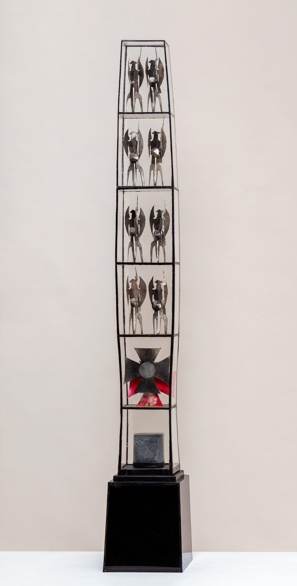 Władysław Hasior, ansamblaż “Tym co czwórkami do nieba szli”, 1967 r. Powrót Hasiora