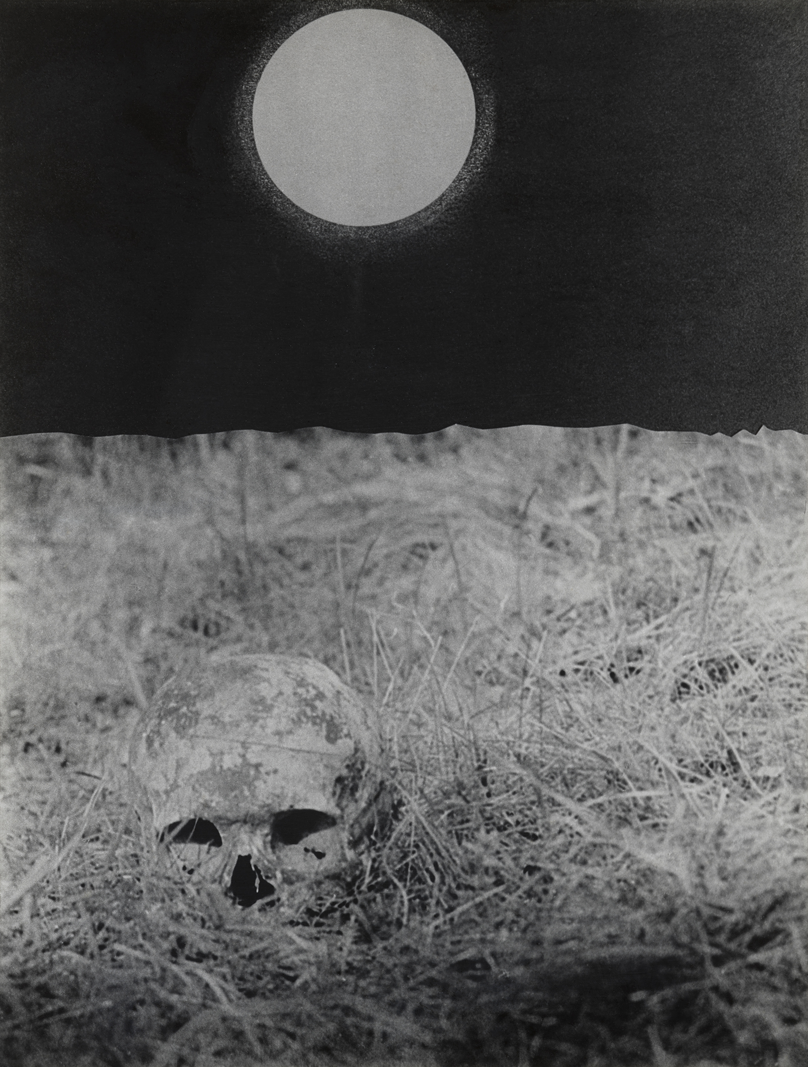 Zofia Rydet, bez tytułu (motyw słonca), lata 70. XX wieku, z archiwum Fundacji im. Zofii Rydet___zmniejszone W cieniu surrealistycznego snu. Zofia Rydet w MuFo