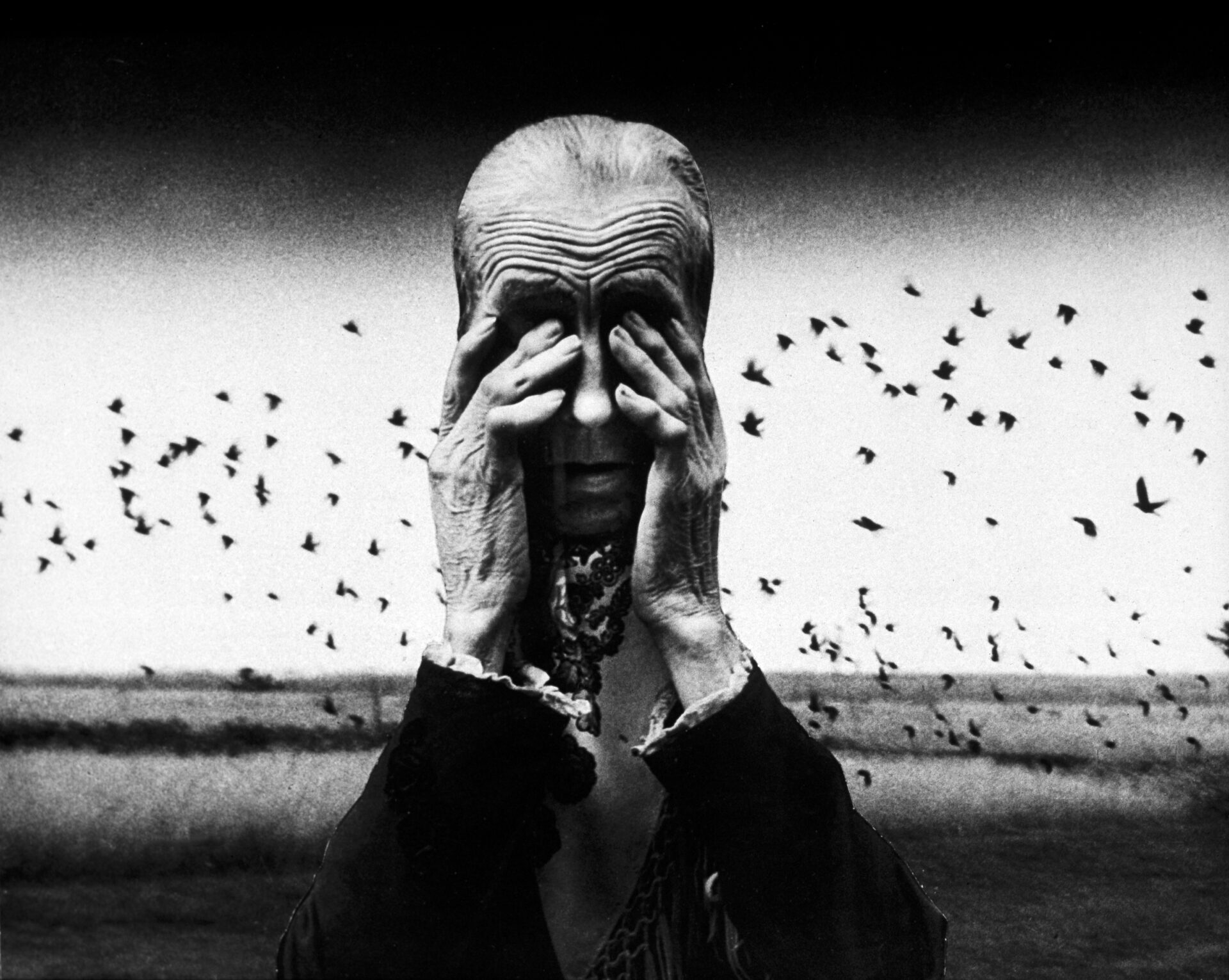 Zofia Rydet, z cyklu Swiat uczuc i wyobrazni – Zagłada, 1968-1975, z archiwum Fundacji im. Zofii Rydet W cieniu surrealistycznego snu. Zofia Rydet w MuFo