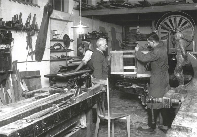 3_1_0_10_3407_9_1_236296 Józef Fajngold – ostatni jubiler starej Warszawy