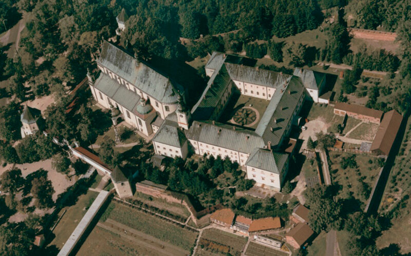 Leżajsk – zespół klasztorny oo. Bernardynów