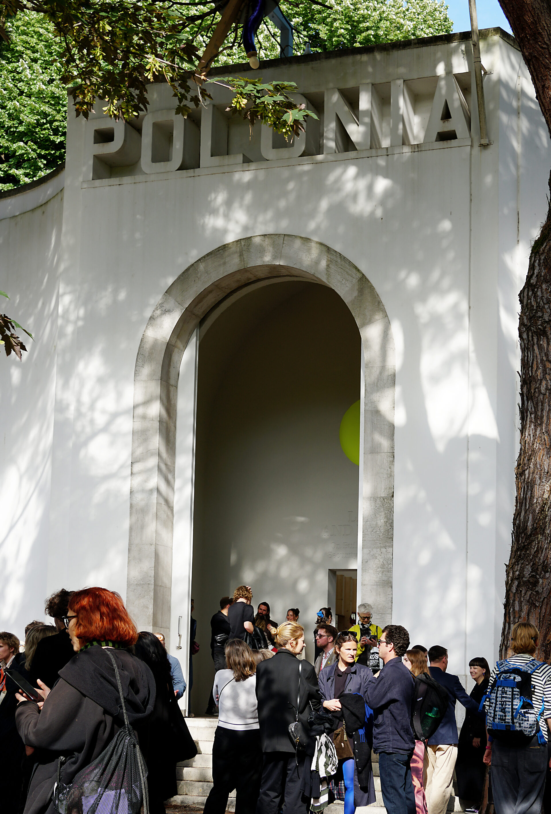 DSC03662__OBR „Lary i penaty. O budowaniu poczucia bezpieczeństwa w architekturze” w Pawilonie Polskim na Biennale Architektury 2025 r.