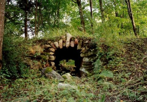 Dylewo, park - Kamienny tunel widok od strony zachodniej
